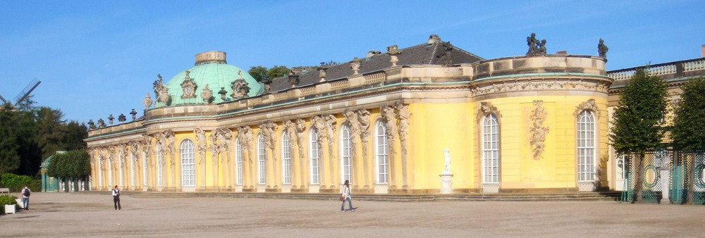 Palace facing the back yard (the view).